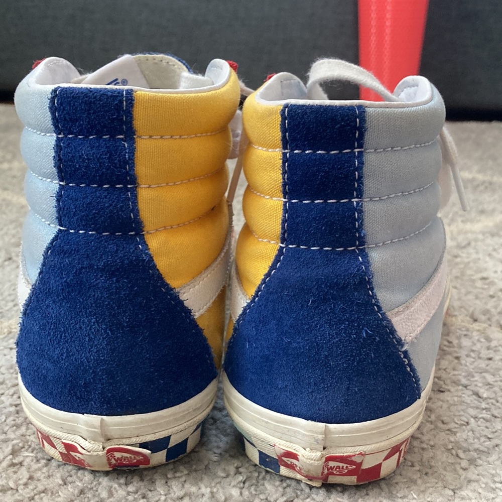 Vans - Picture 5 of 7